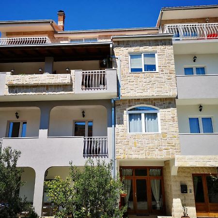 Apartments And Rooms Villa Dona Makarska Dış mekan fotoğraf