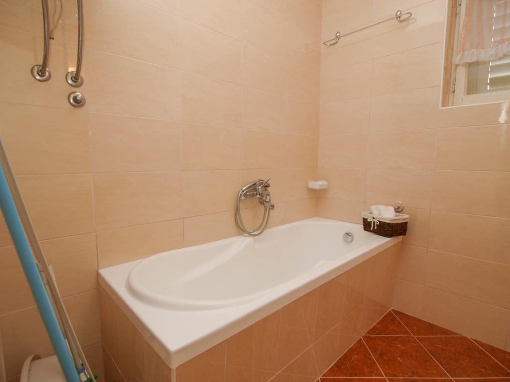 Apartments And Rooms Villa Dona Makarska Dış mekan fotoğraf