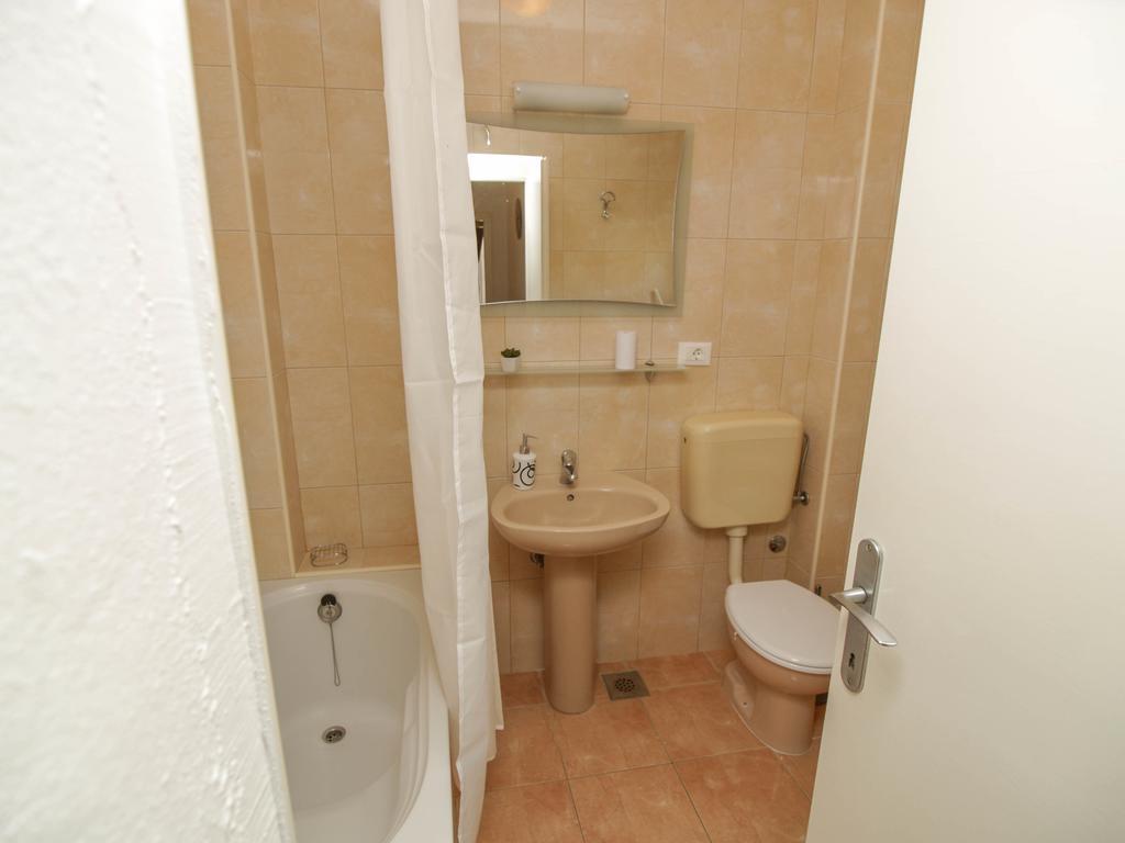 Apartments And Rooms Villa Dona Makarska Dış mekan fotoğraf